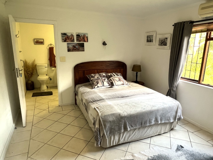 2 Bedroom Property for Sale in Harkerville A H Western Cape